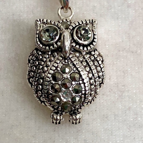 Owl Sterling Silver Marcasite Textured Feathers Hematite Statement Necklace - Picture 9 of 14